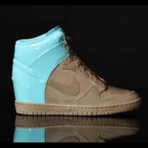😍RARE Nike Sea Green/Nude Dunk Wedge Sneakers😍